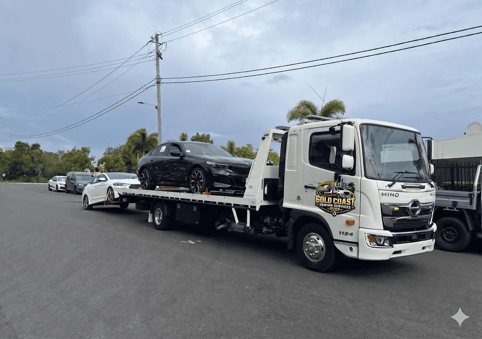 Gold Coast Towing 24/7 tilt tray tow truck service on the Gold Coast