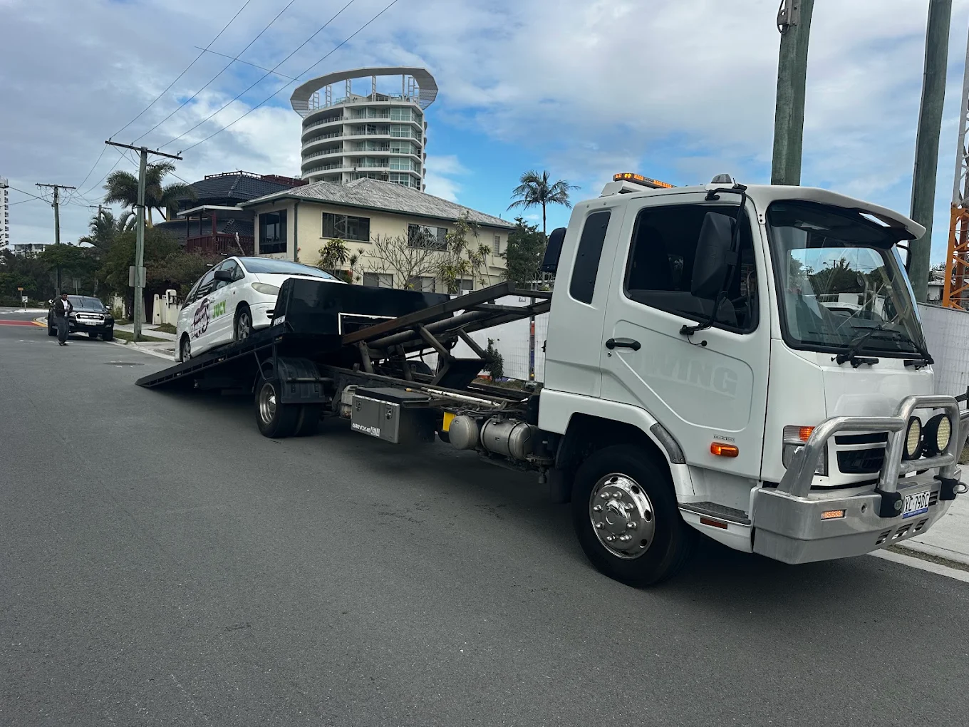 Flatbed Towing Gold Coast: Why Tilt Tray Trucks Are Ideal for Damaged & Luxury Cars | Gold Coast Towing blog